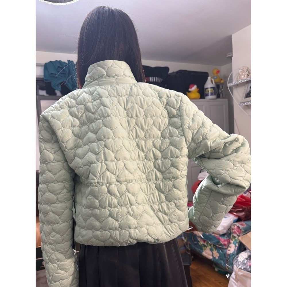 NWT Quilted Scallop-Pattern Puffer Jacket in Mint - Picture 5 of 5